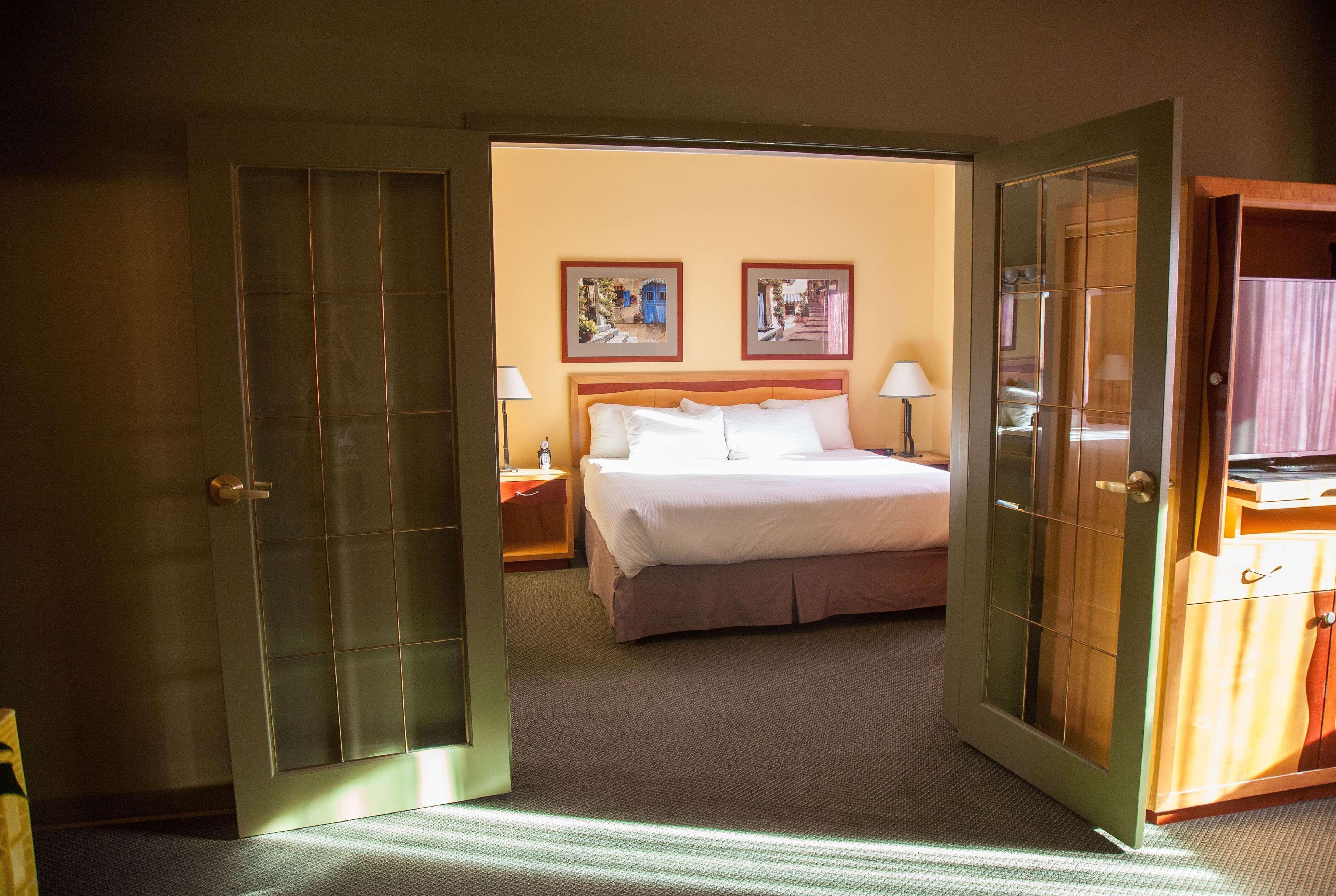 เมดิซิน แฮต ลอดจ์ เทรดมาร์ค คอลเลคชั่น บาย วินด์แฮม Hotel เมดิซีนแฮท ภายนอก รูปภาพ