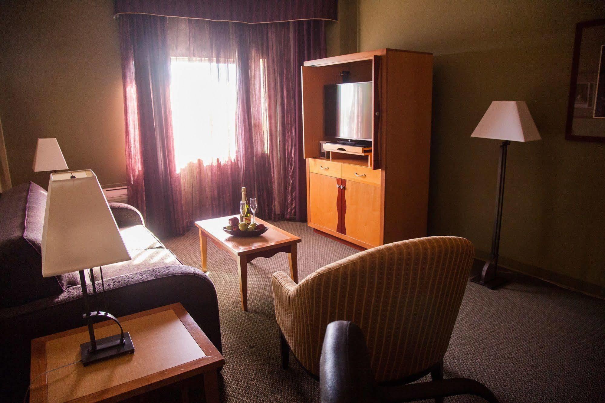 เมดิซิน แฮต ลอดจ์ เทรดมาร์ค คอลเลคชั่น บาย วินด์แฮม Hotel เมดิซีนแฮท ภายนอก รูปภาพ